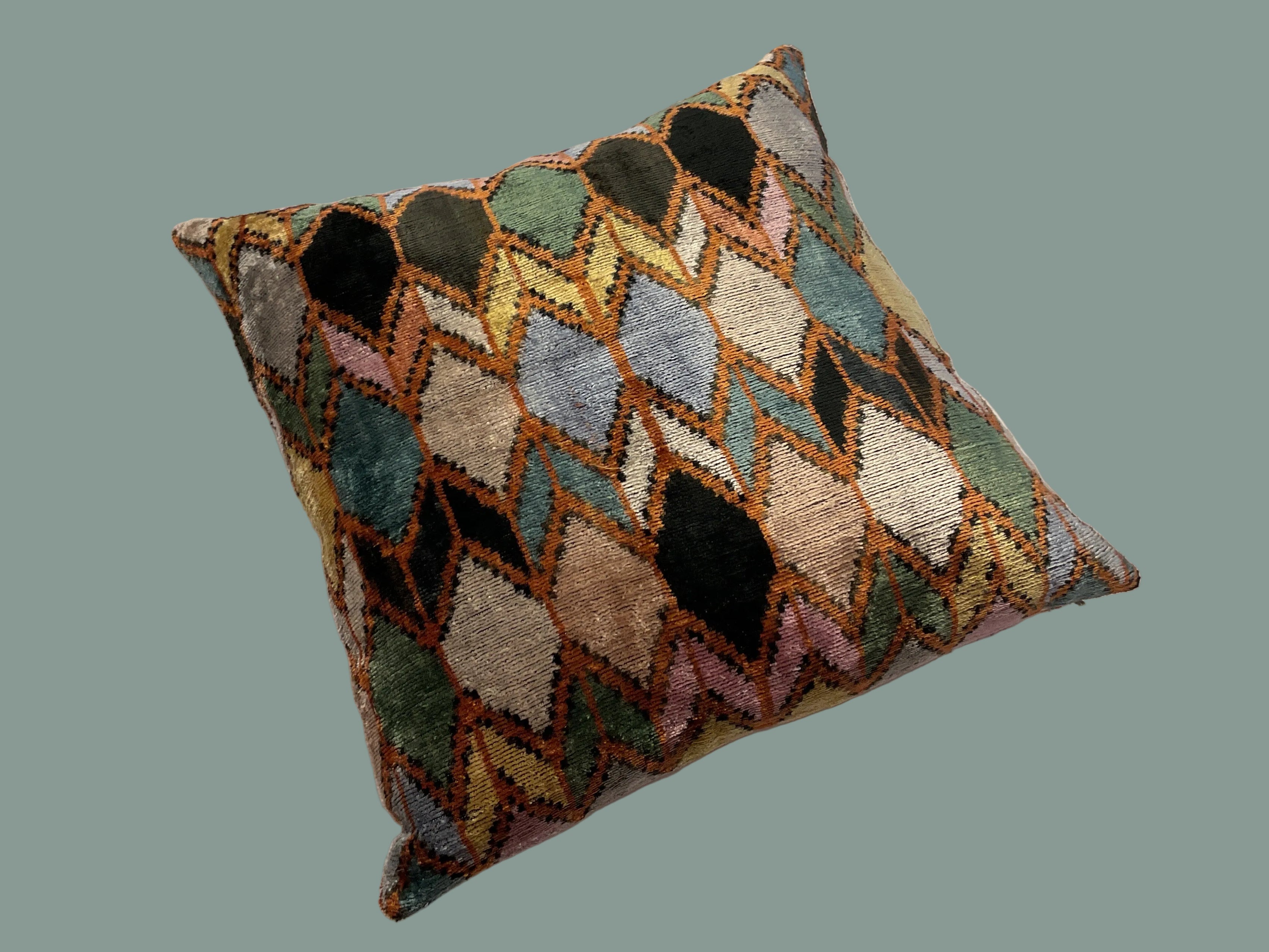 Velvet Cushion Diamonds 50X50