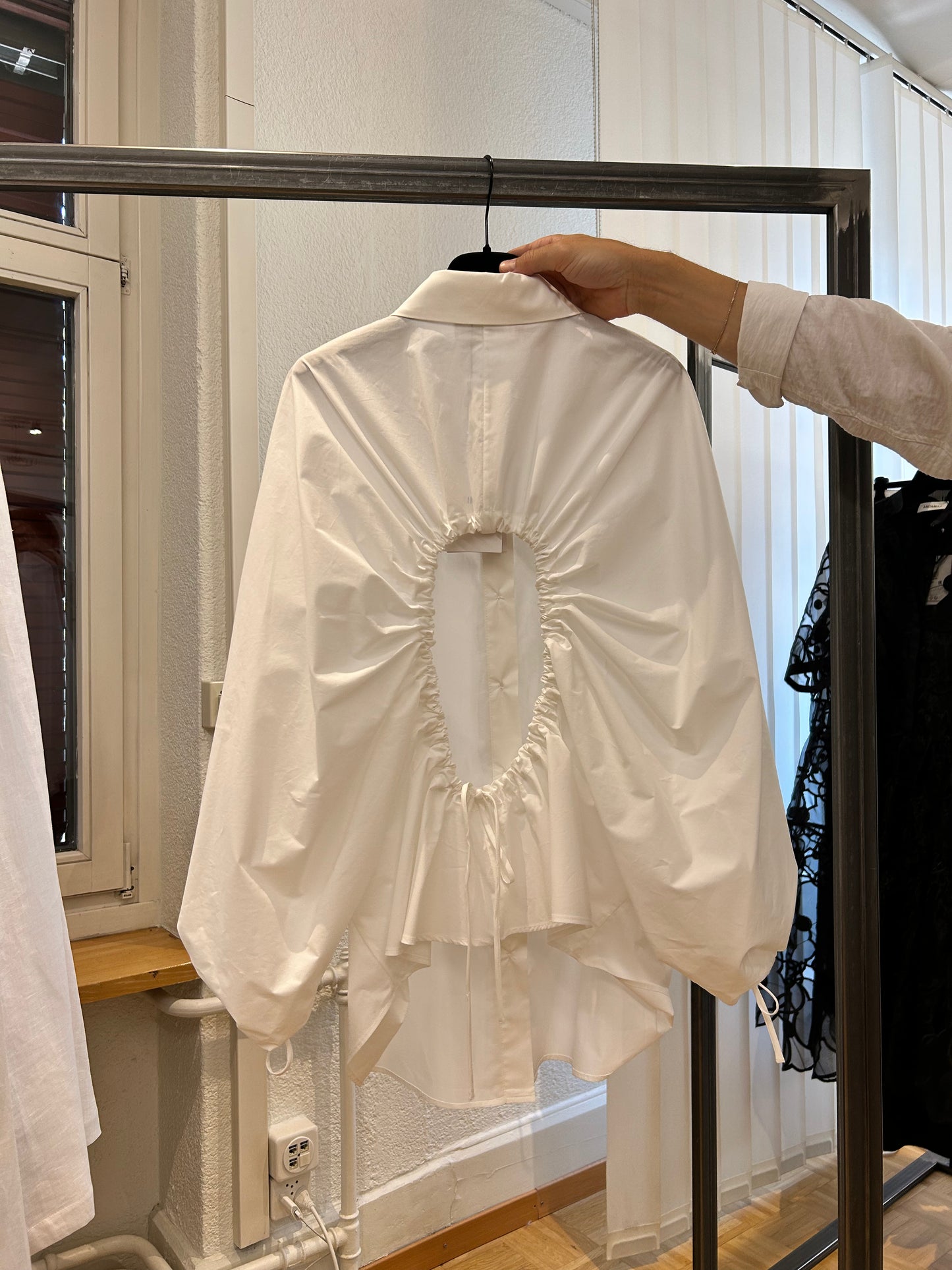 Meimeij Cut-Out Shirt