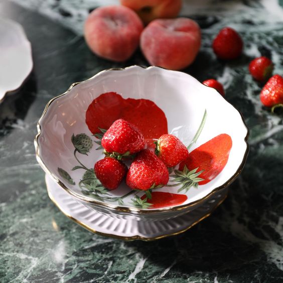 &K Colander Strawberry