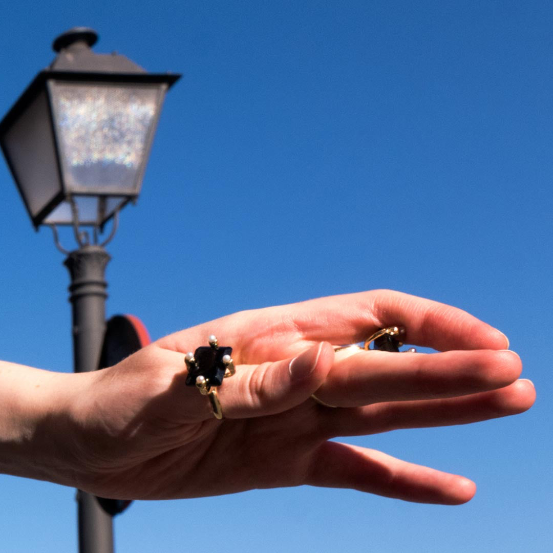 BEATRIZ PALACIOS A06-GEN Black Cocktail Ring