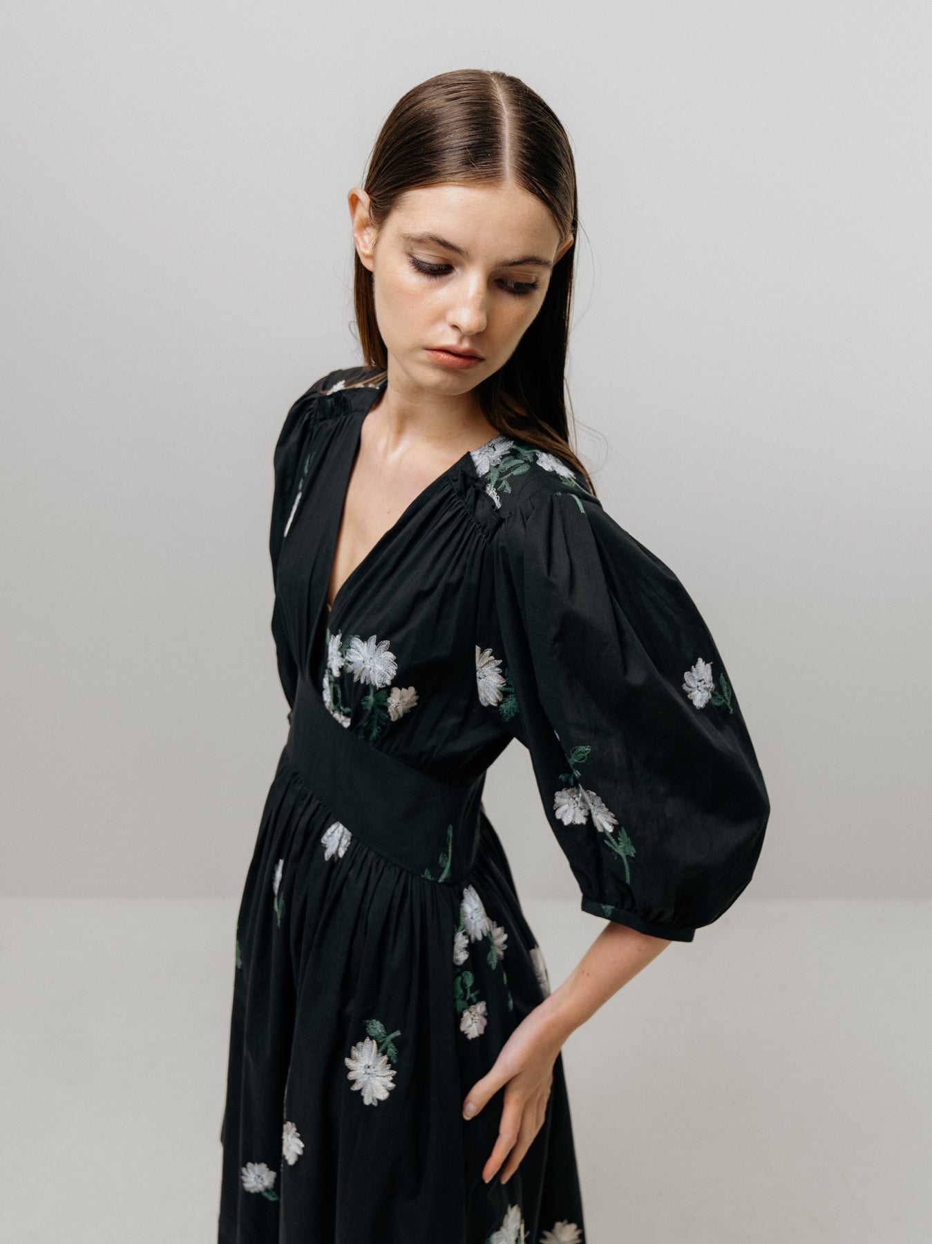 Emin + Paul V-Neck Volume Dress DR3303