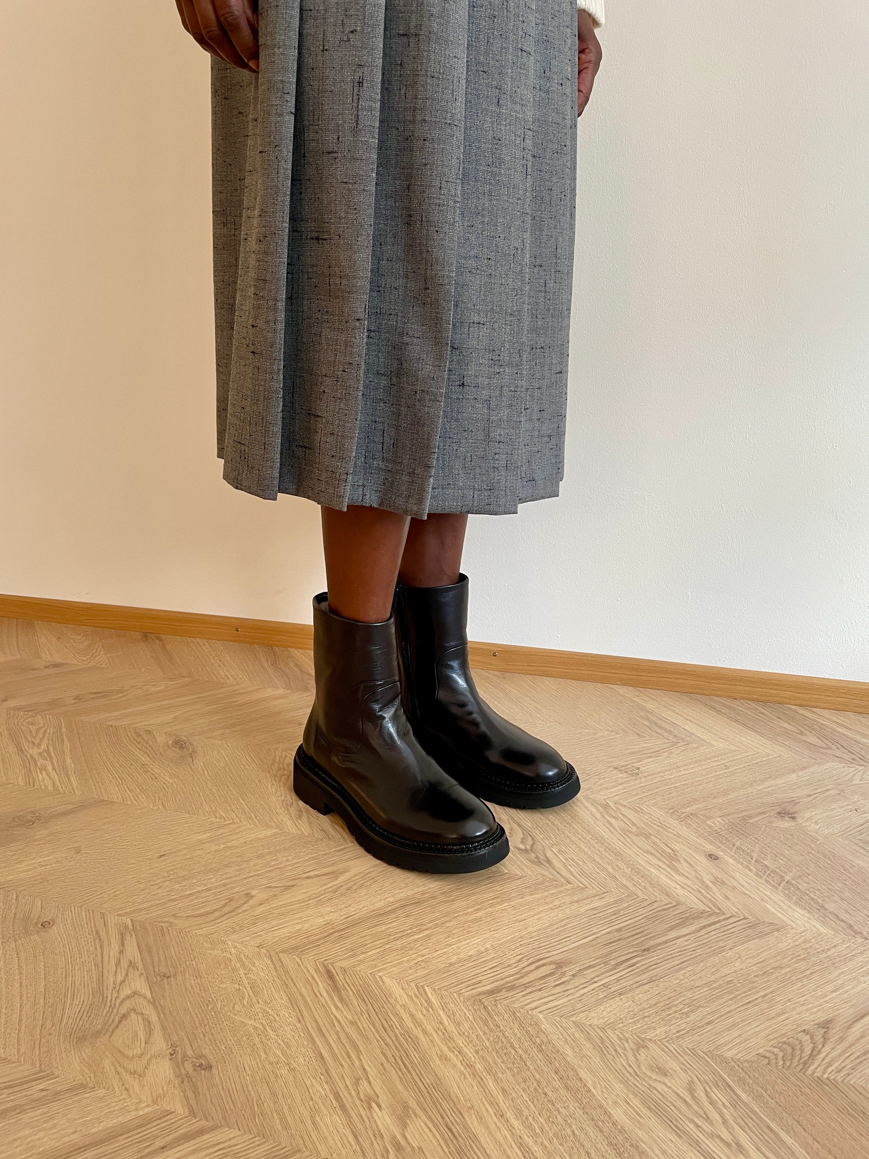 Mara Bini Hester V469
