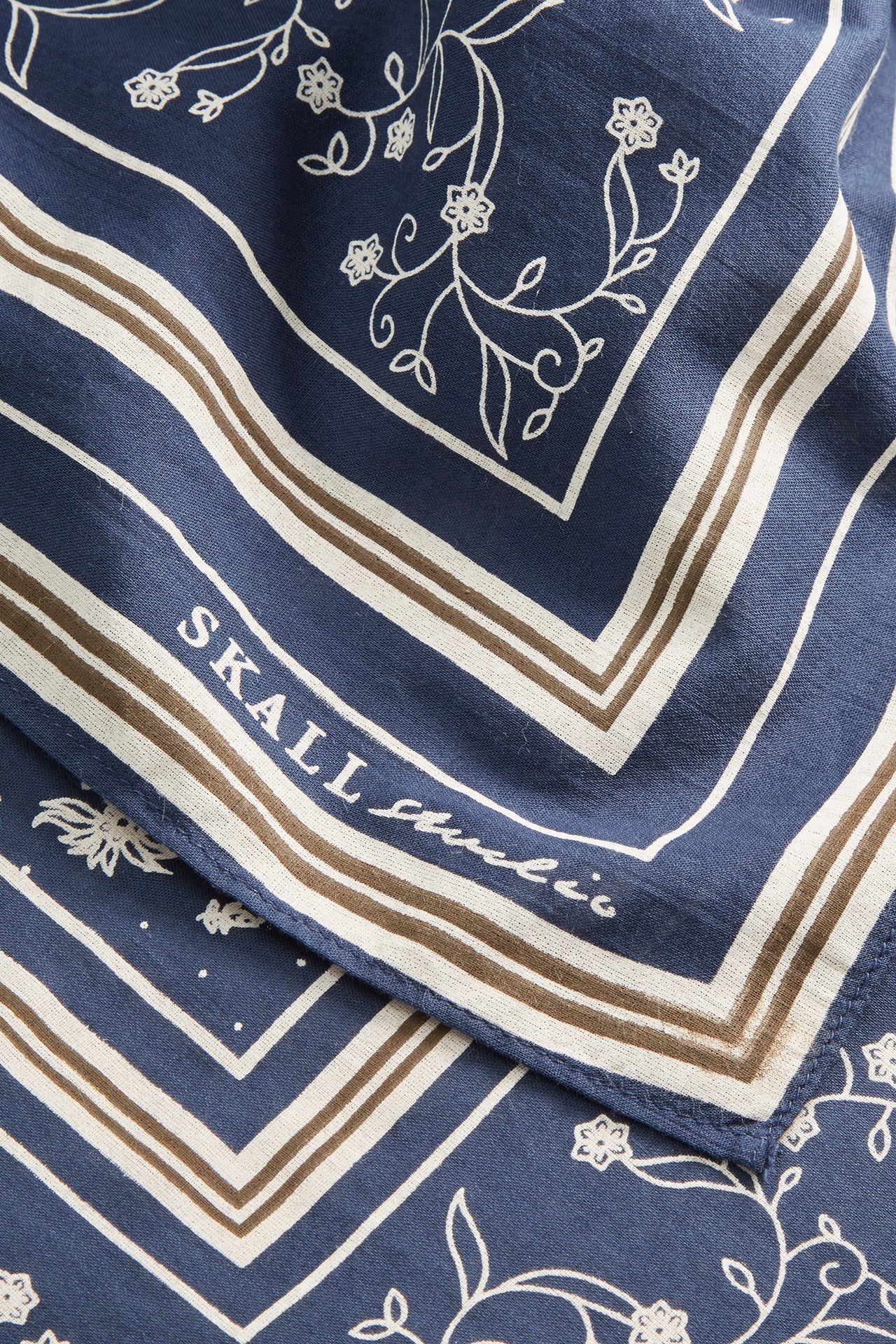 SKALL Classic scarf 90X90