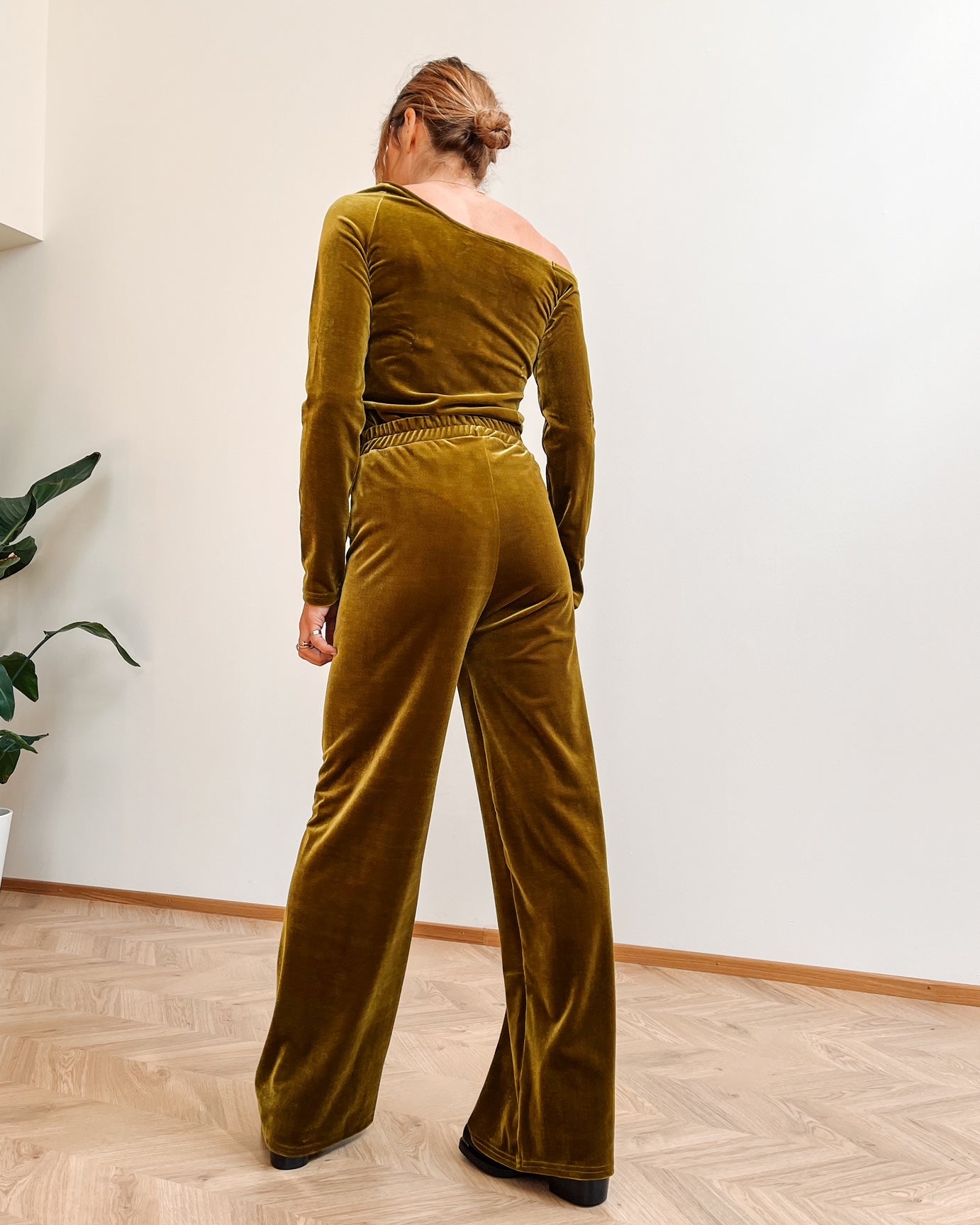 Simone Wild Velvet Cozy Pants - pear