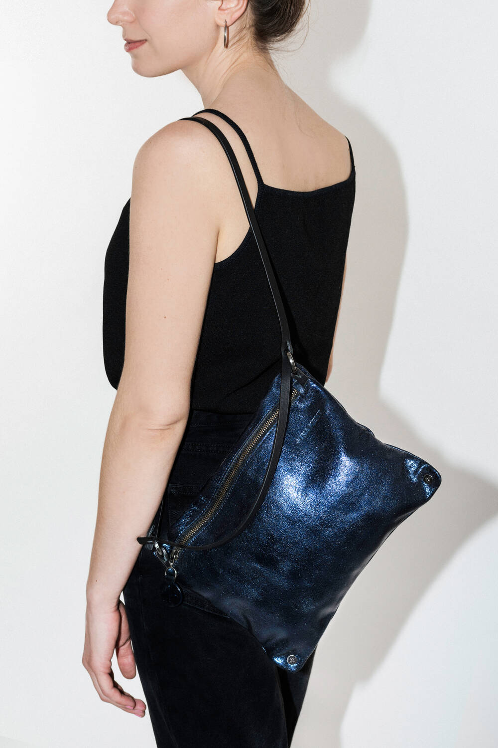 INA KENT Moonlit Bag - crackled navy