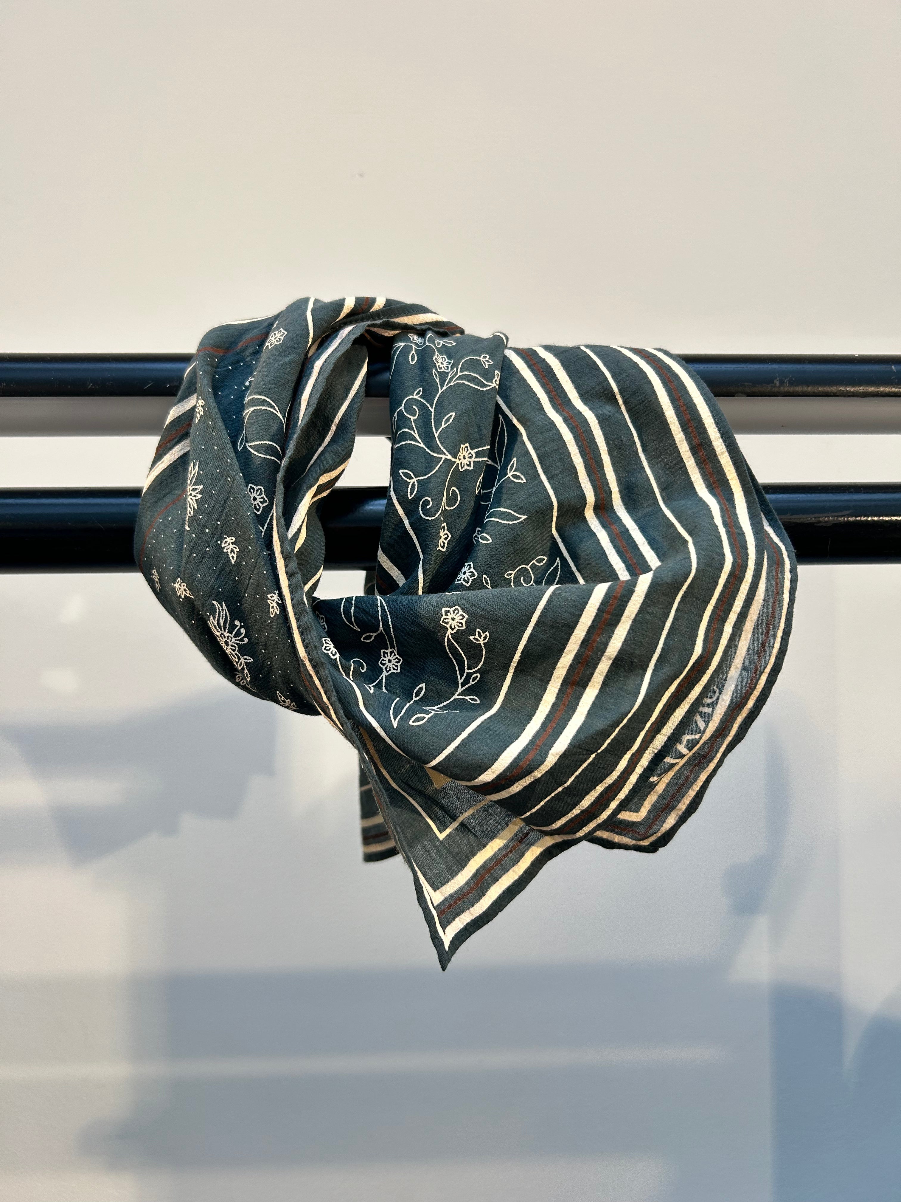 SKALL Classic Scarf 55X55