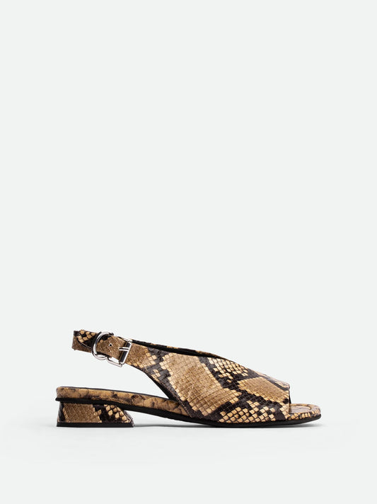 Poeve Christin Sandals