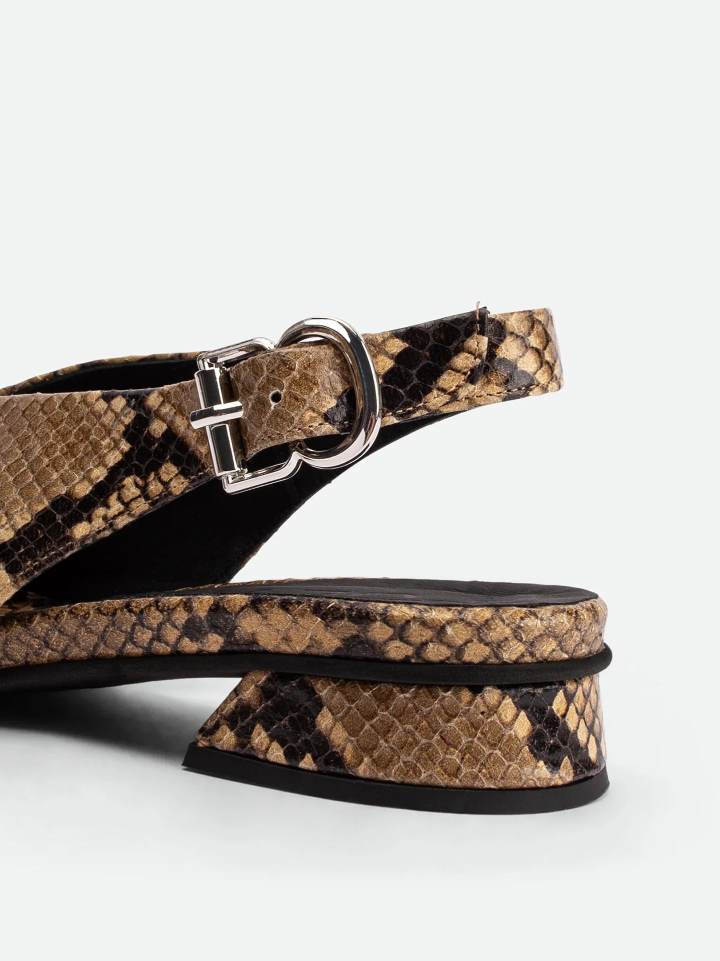 Poeve Christin Sandals