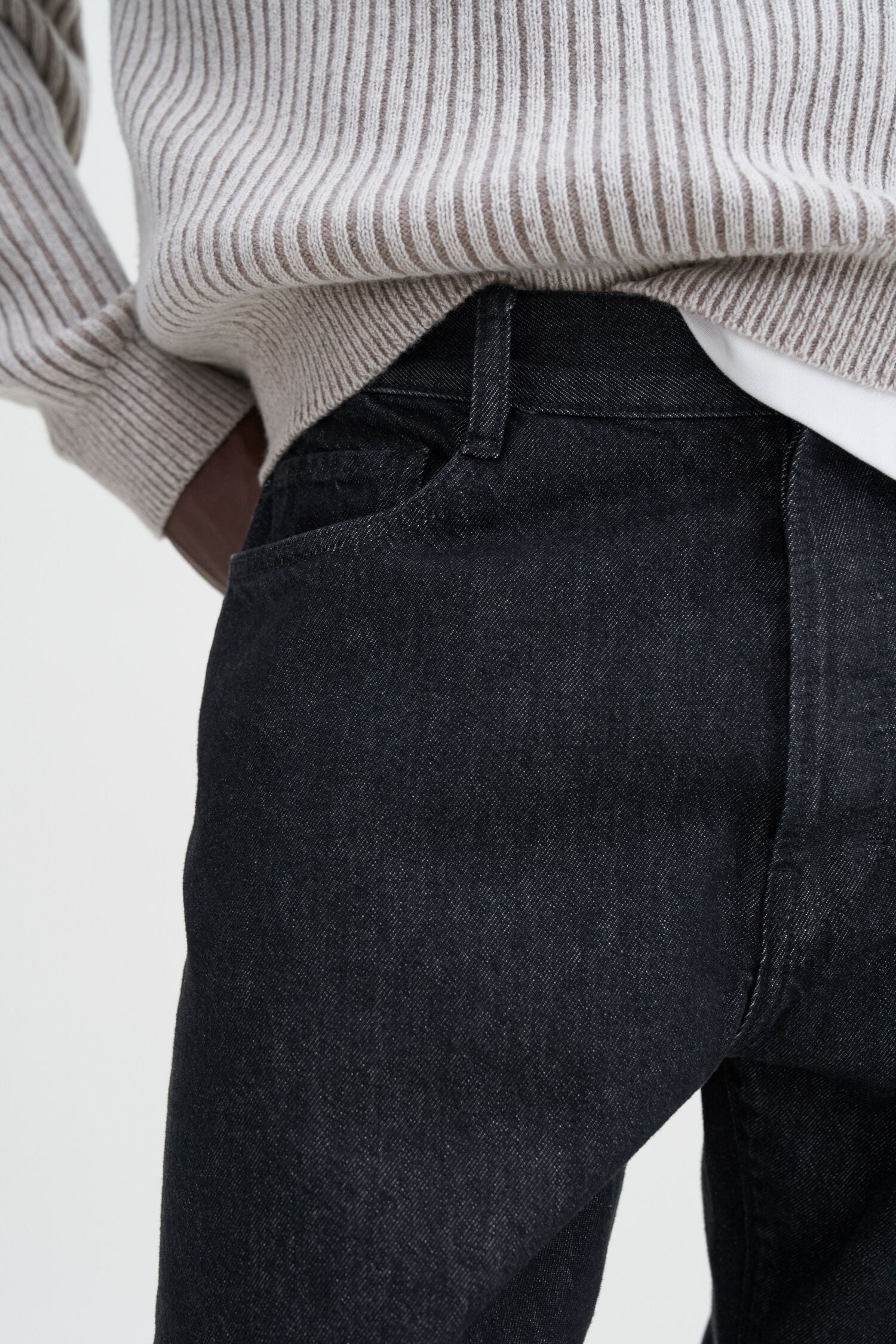 Filippa K Tapered Cropped Jeans 30807