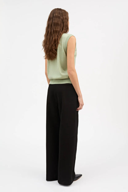 SKALL Amara V-Neck Vest