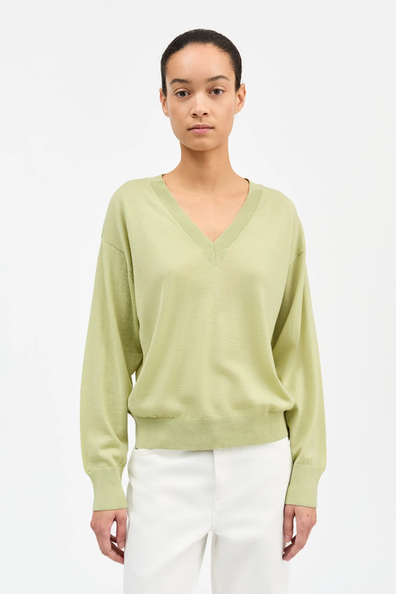 SKALL Amethyst V-Neck jumper