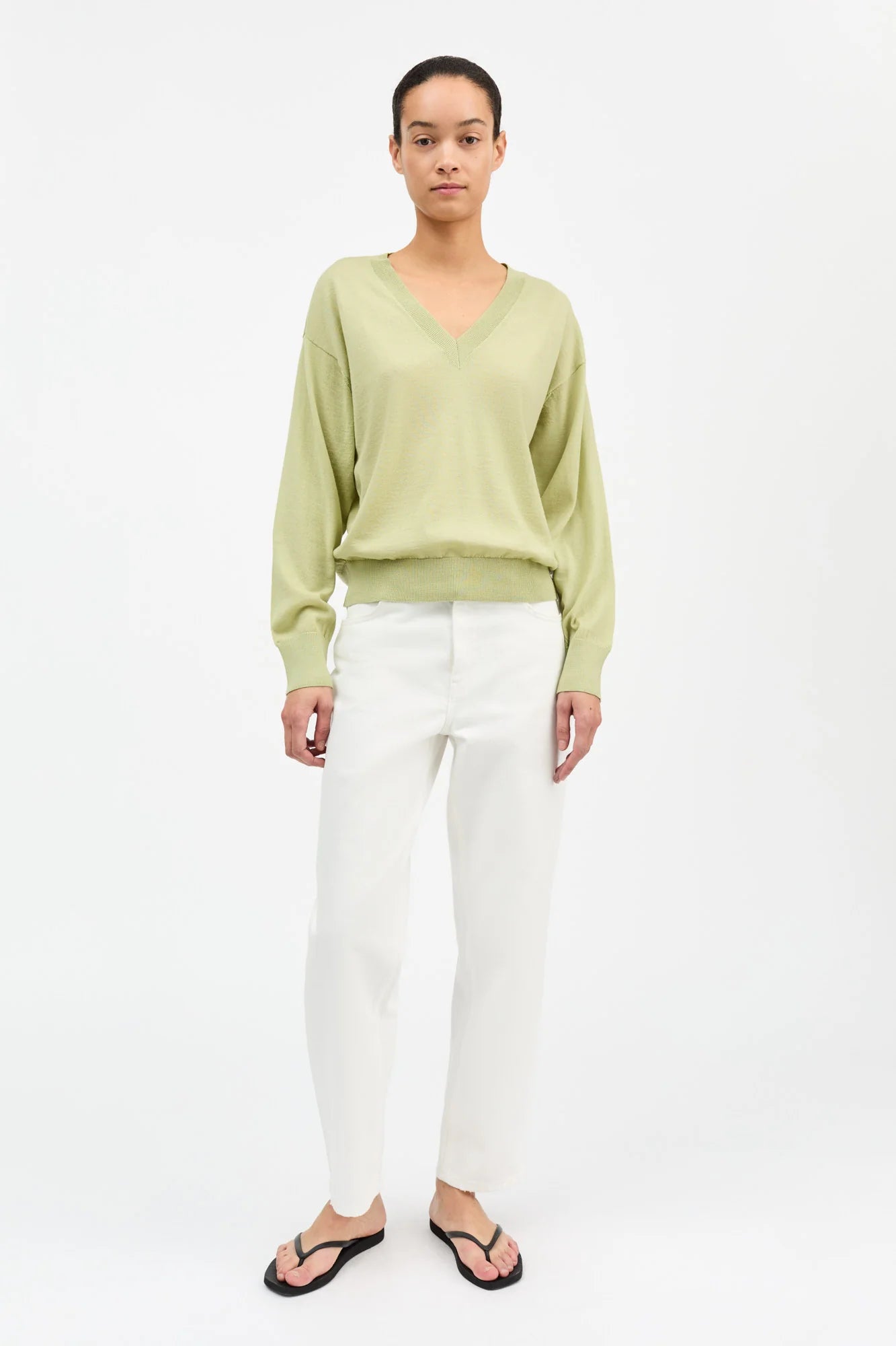 SKALL Amethyst V-Neck jumper