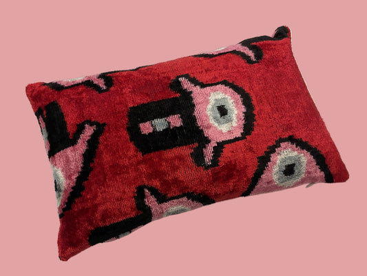 Velvet Cushion Eyes 25X40
