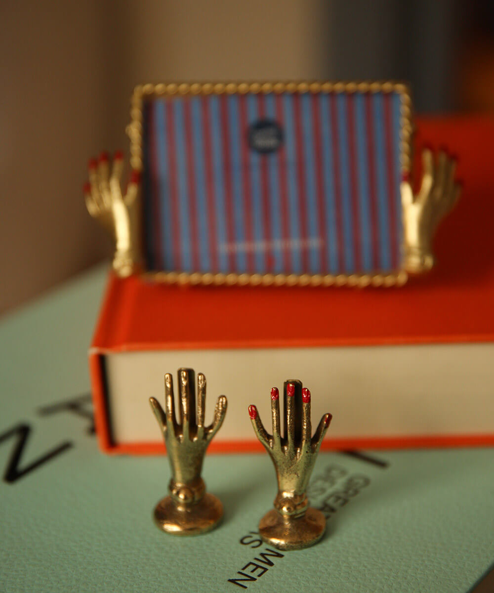 Doing Goods Bella Hand Card Holder