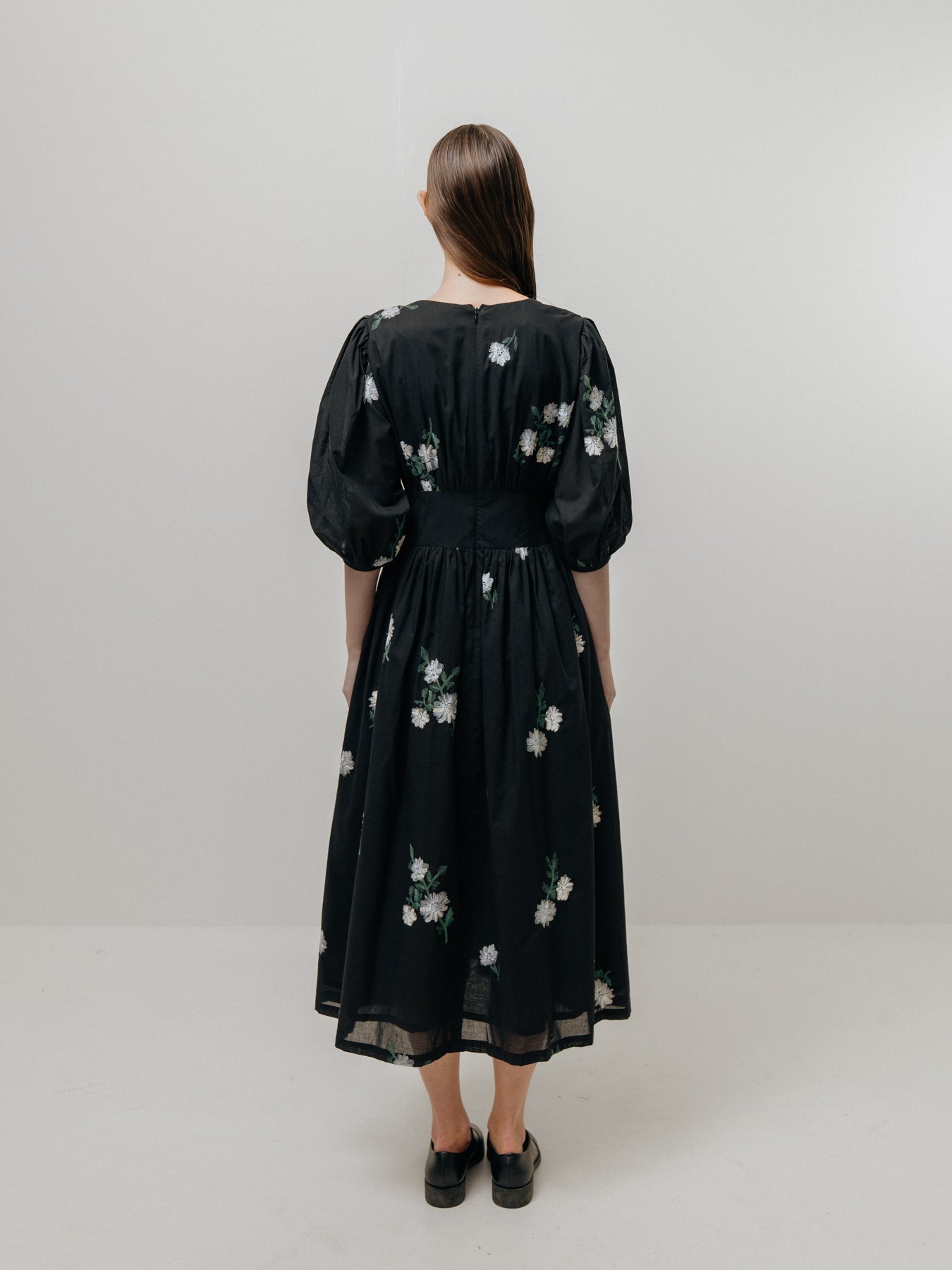 Emin + Paul V-Neck Volume Dress DR3303