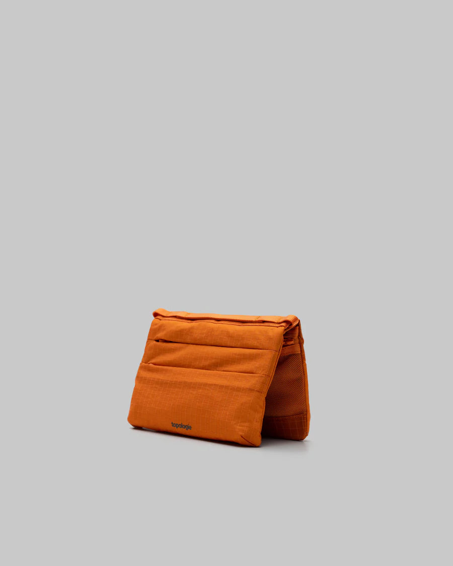 TOPOLOGIE Flat Sacoche Small Burn Orange Glazed Ripstop