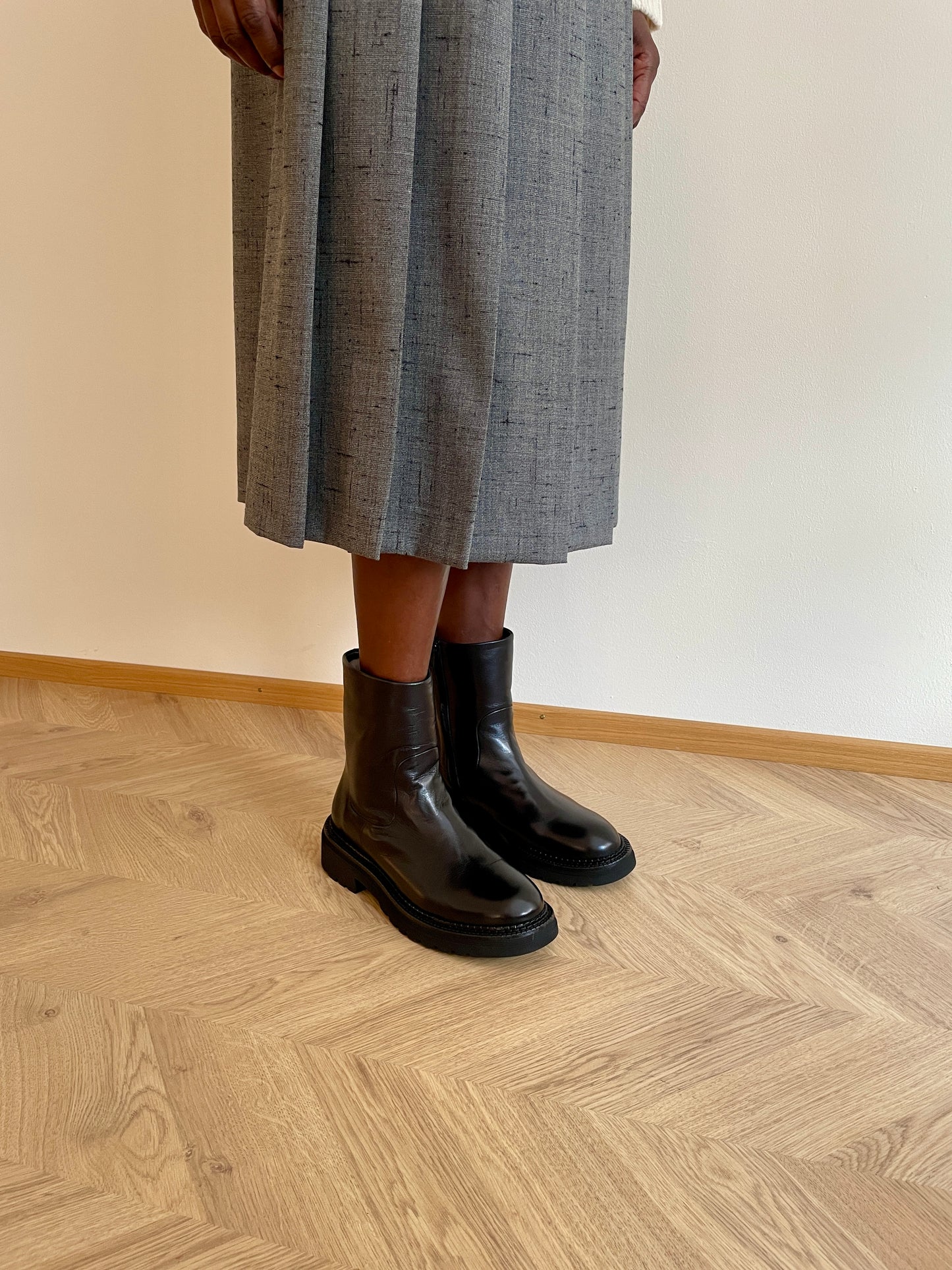 Mara Bini Hester V469