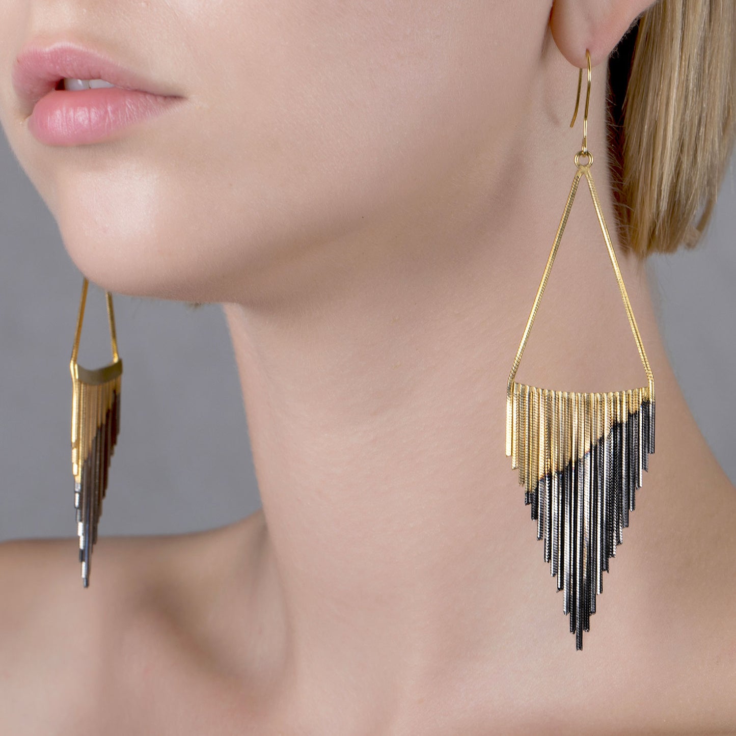 Iosselliani O839/12AW Gold Swining Fringe Earrings