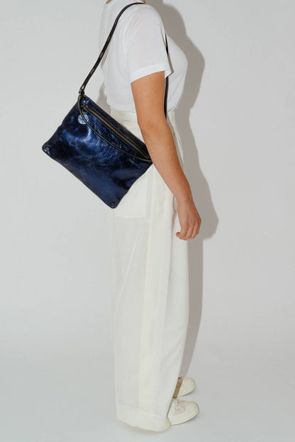 INA KENT Moonlit Bag - crackled navy